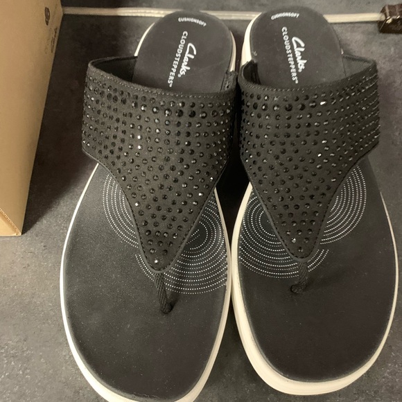 Clarks cloud  steppers.  Brand new never worn. - Picture 10 of 11